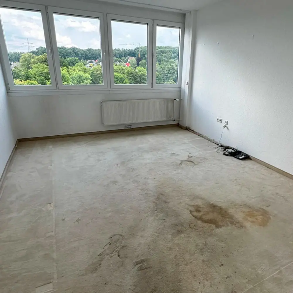 ausgeräumtes Zimmer in Seniorenresidenz
