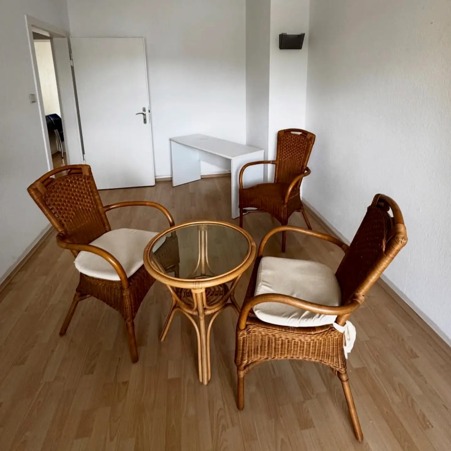 Firmenauflösung Dortmund – Wartezimmer, vor Räumung