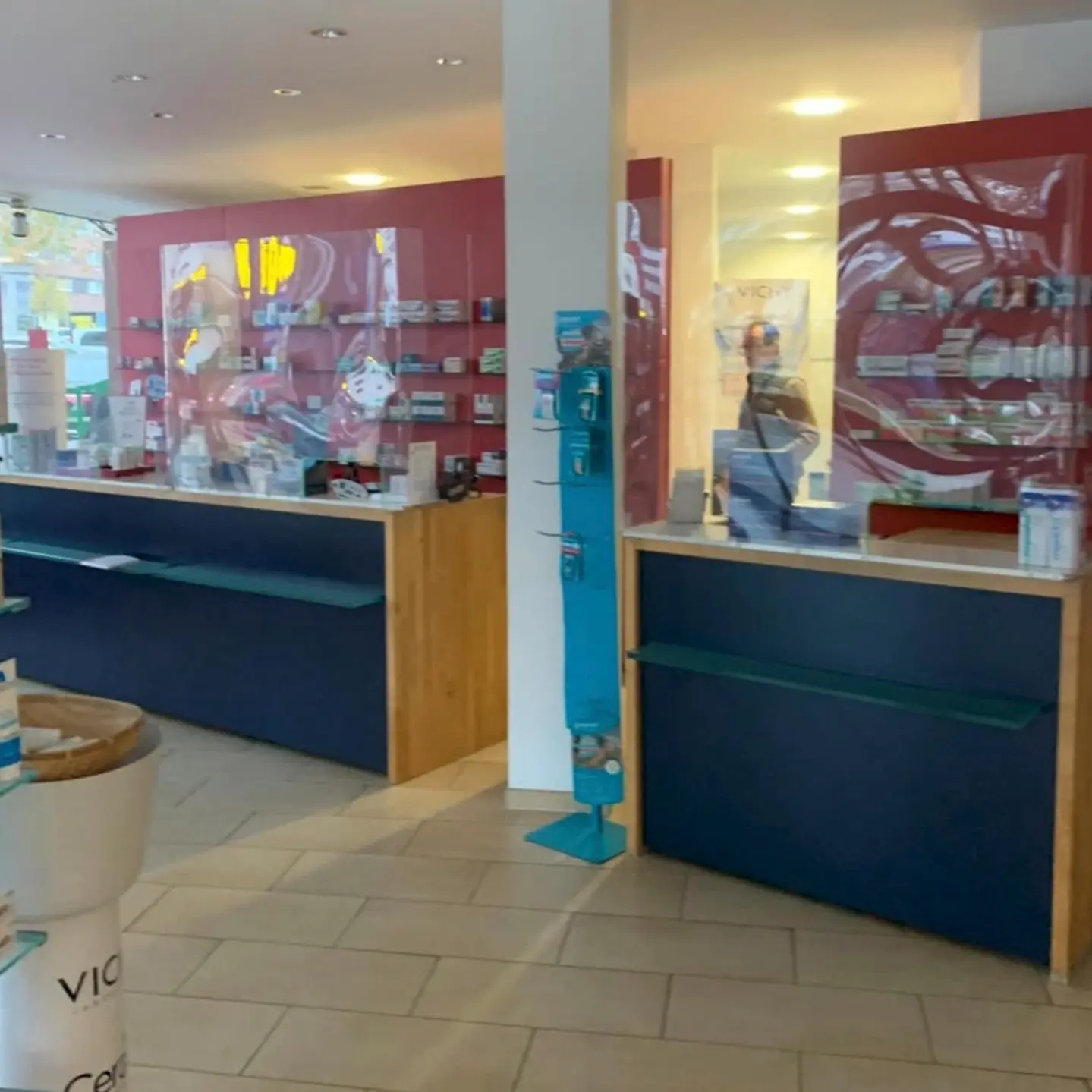 Firmenauflösung Dortmund / Apotheke Verkaufsraum vorher